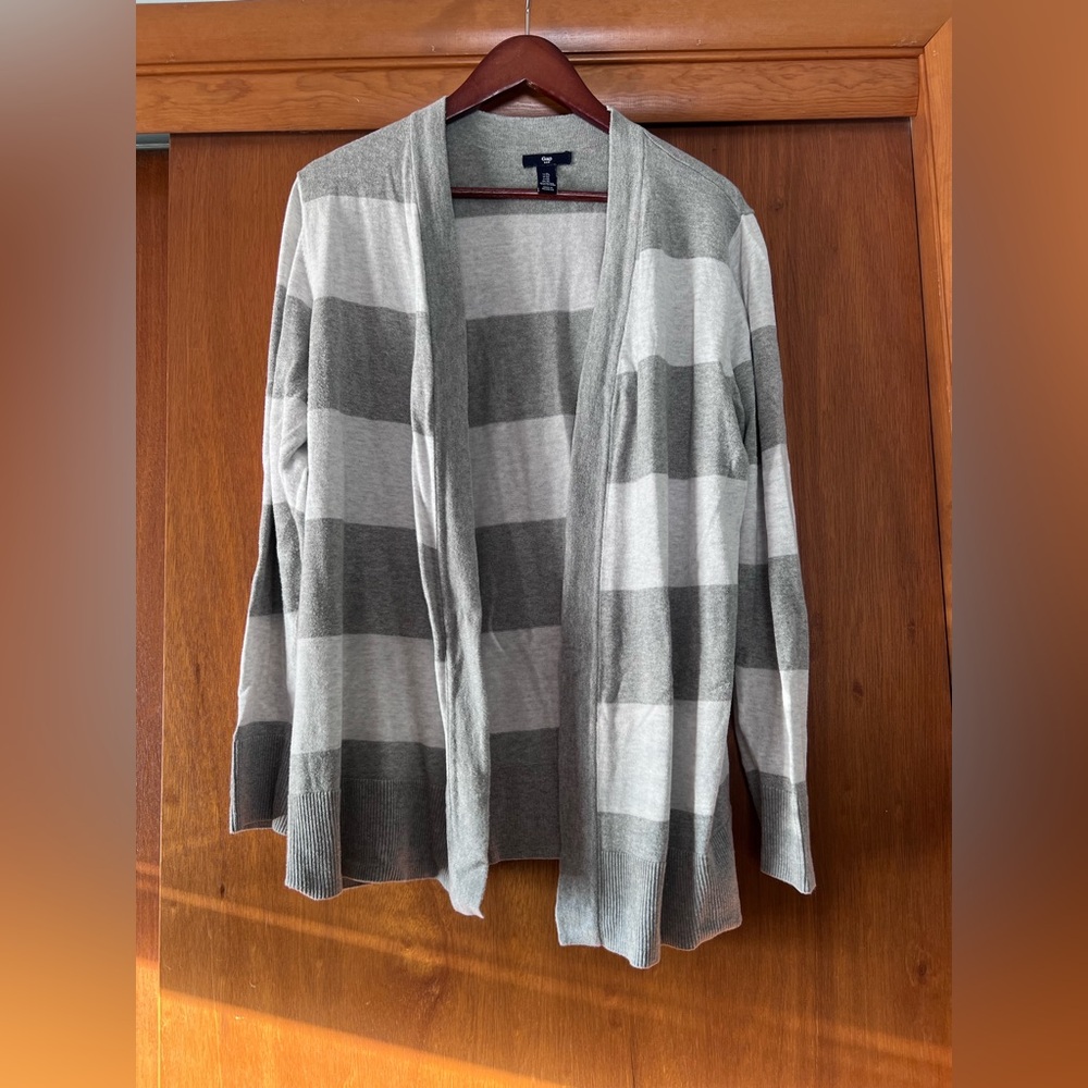 GAP Women's Gray and White Striped Cardigan